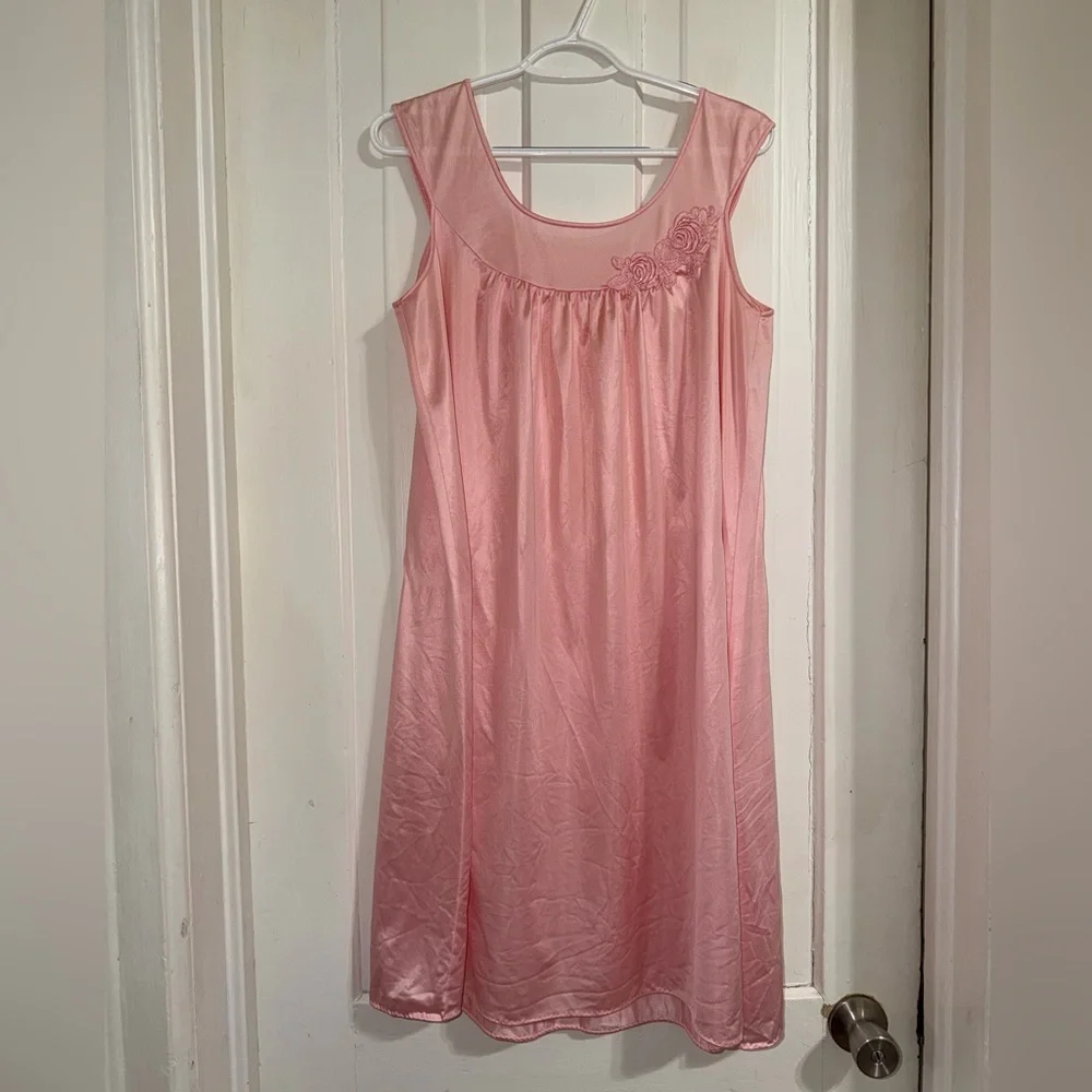 Vintage‎ women's size medium satin sleep gown nightgown bed comfy pink